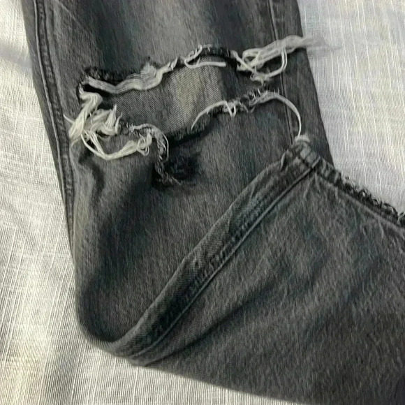 AMERICAN EAGLE BLACK MOM JEAN - Picture 3 of 8